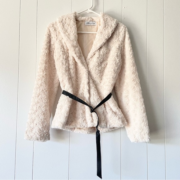 RB Couture cream rose patterned plush jacket with faux leather belt, small - Picture 1 of 4